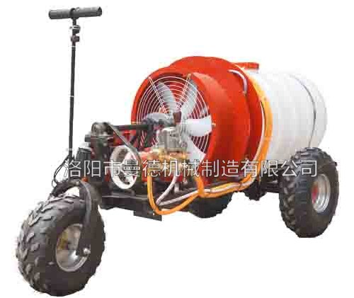 自走(zou)式(shi)噴霧(wu)機