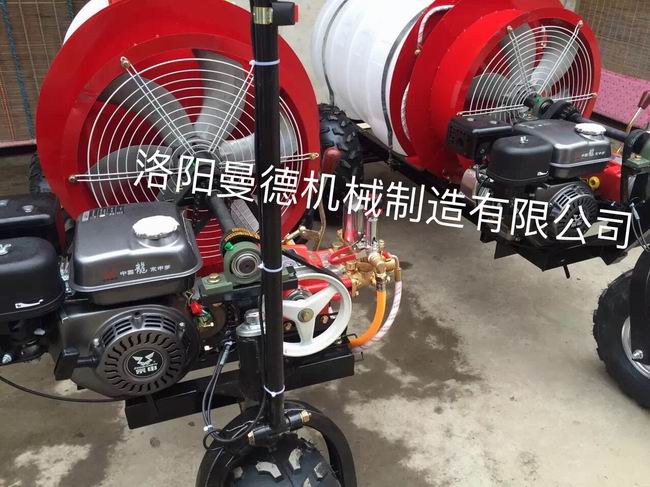 自(zi)走式(shi)風(fēng)(feng)送打(da)藥(yao)機